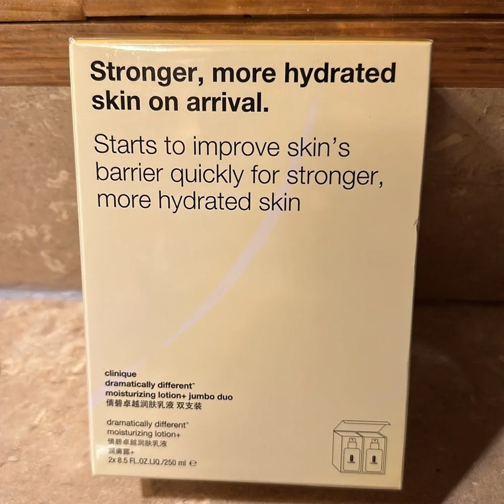 Brand New Sealed Clinique Dramatically Different Moisturizing Lotion. - Picture 4 of 4